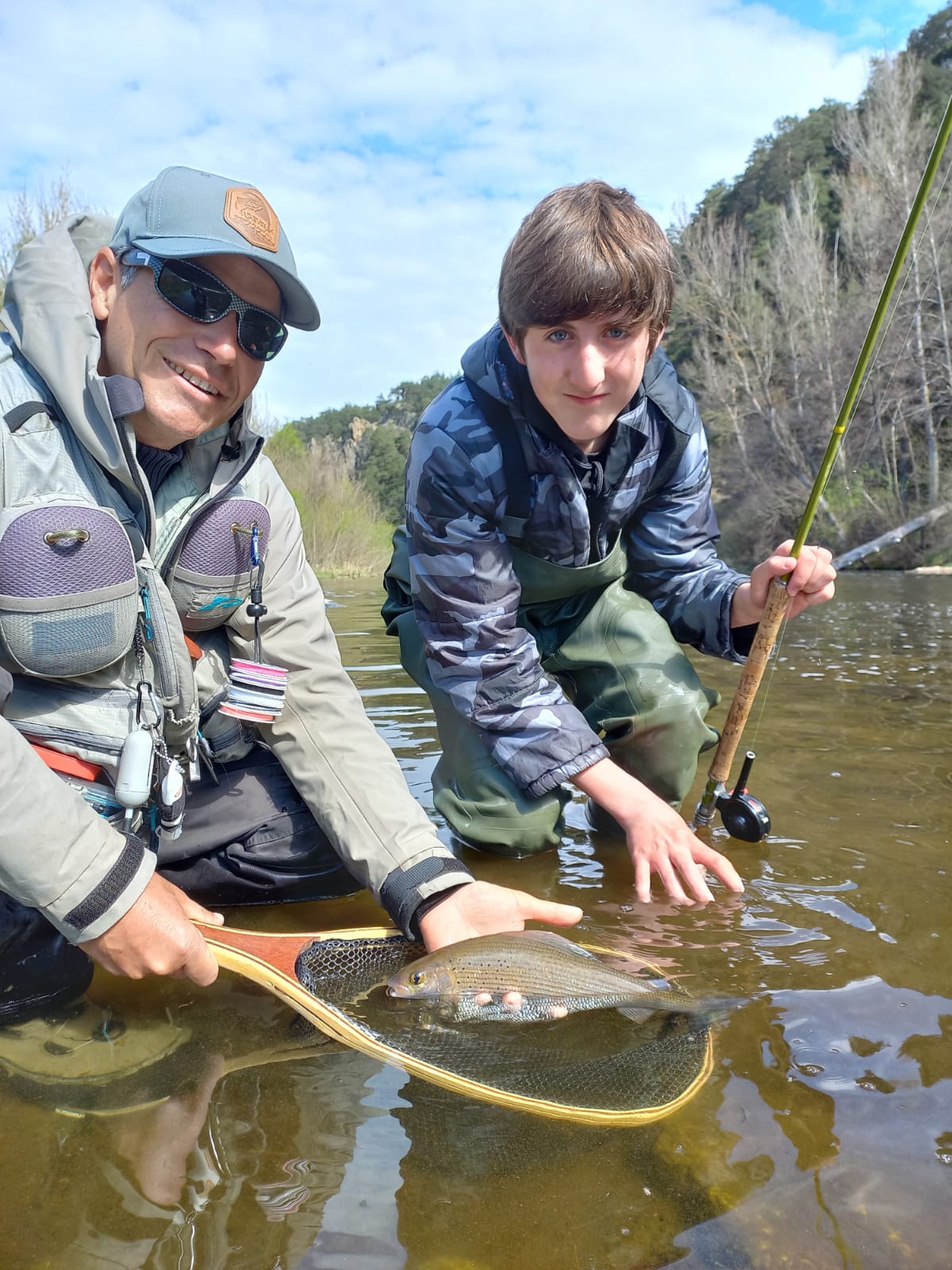 stage de pêche jeune en auvergne avec Steeve Colin moniteur guide de pêche en auvergne